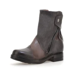 STIEFELETTEN AGULIA