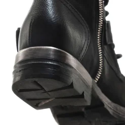 STIEFELETTEN ATTALLA