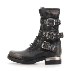 STIEFELETTEN ATTALLA