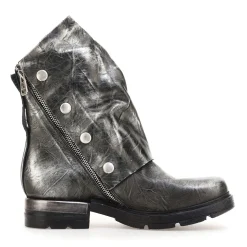 STIEFELETTEN AZUSA