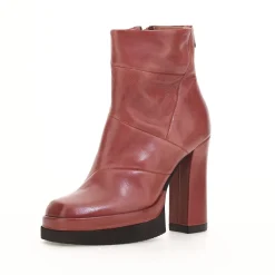 STIEFELETTEN VIKKI